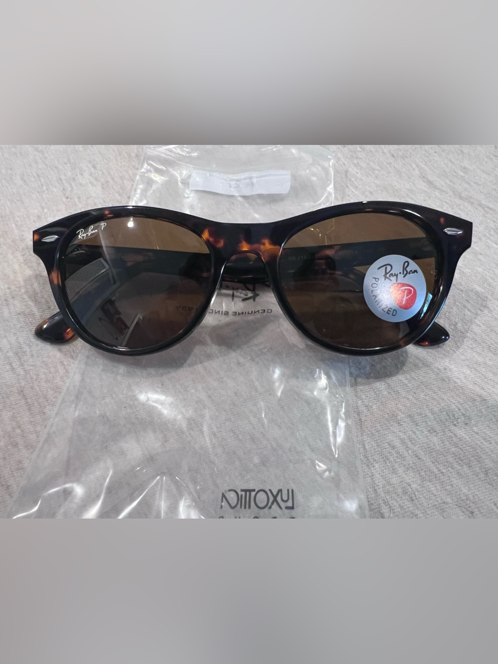 Ray-Ban Wayfarer II Classic Polarized Sunglasses – RB2185 902/57 – New